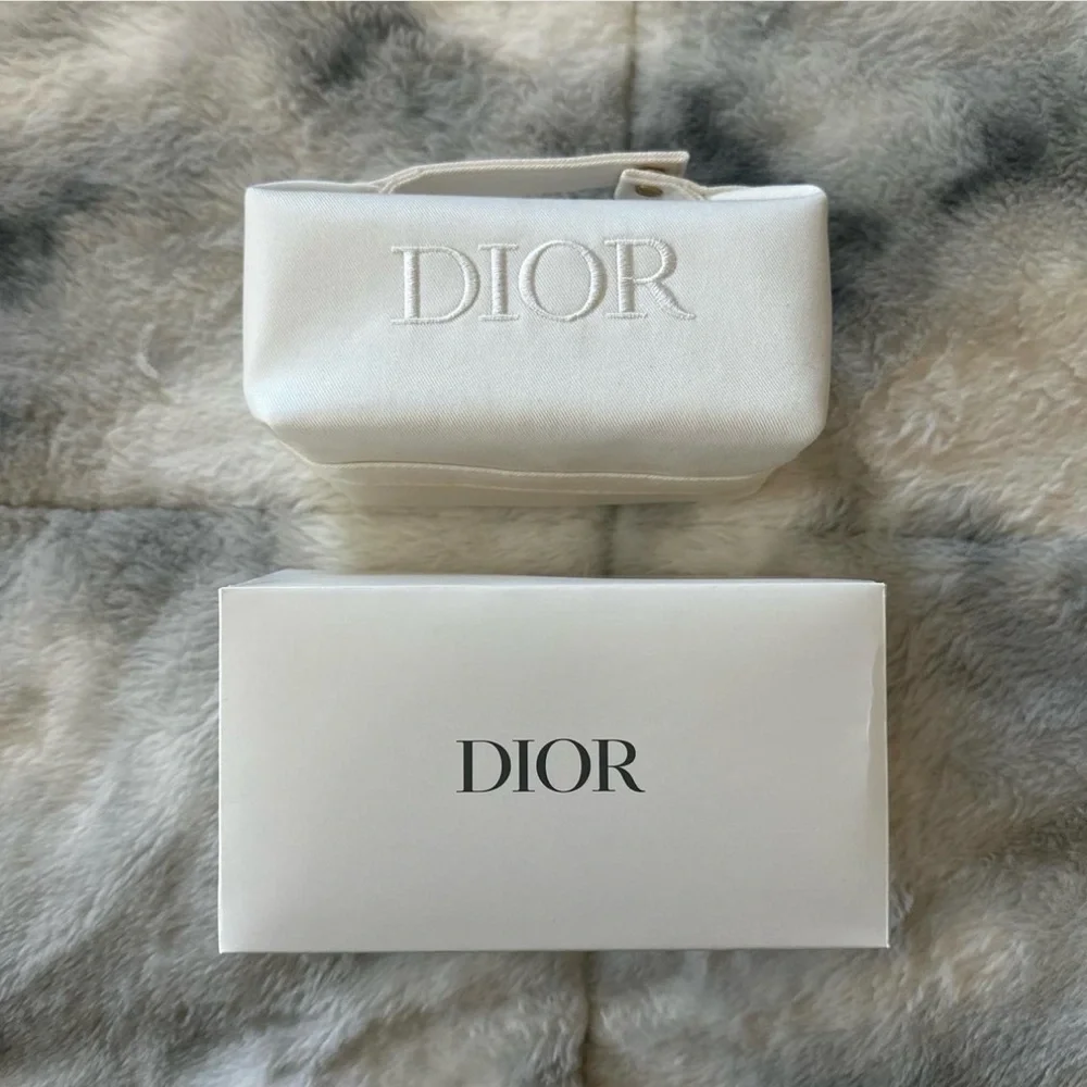 Dior GWP✨🤍💛Cream Cosmetic Bag - Picture 3 of 3